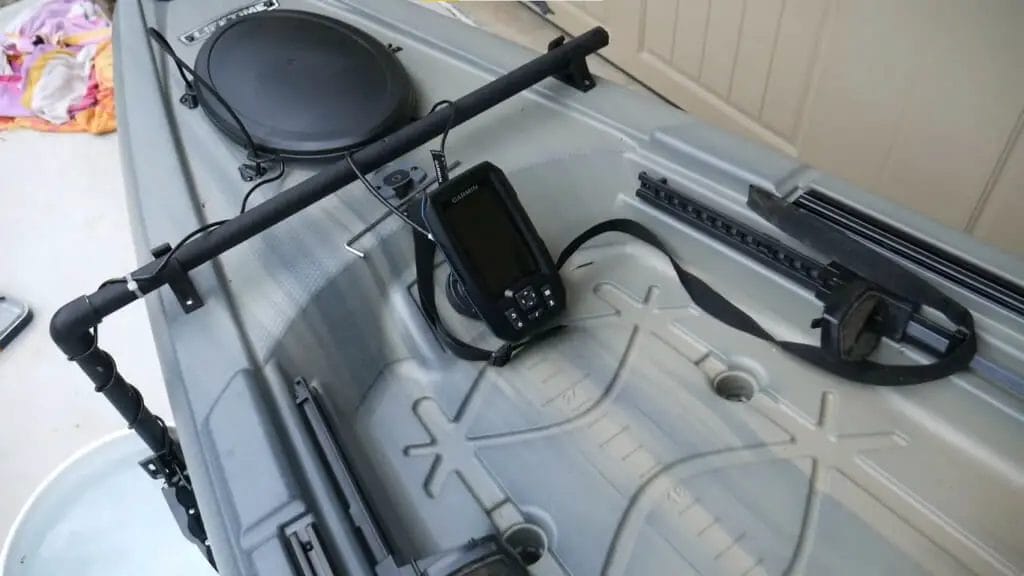kayak in grey/black color